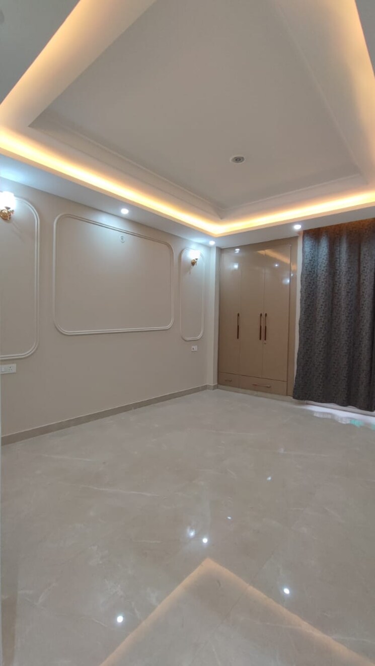 Room, sector 49 3 Bedroom 2115 Sq.Ft. Builder Floor In Sector 49 Faridabad 9046311