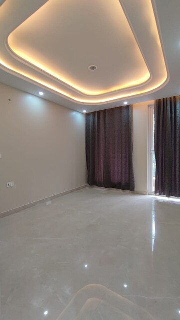 Room in 3 BHK Builder Floor at Sector 49 – for Sale