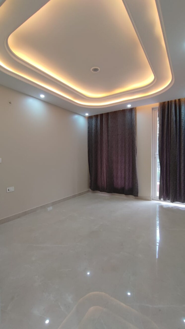 Room, sector 49 3 Bedroom 2115 Sq.Ft. Builder Floor In Sector 49 Faridabad 9046311