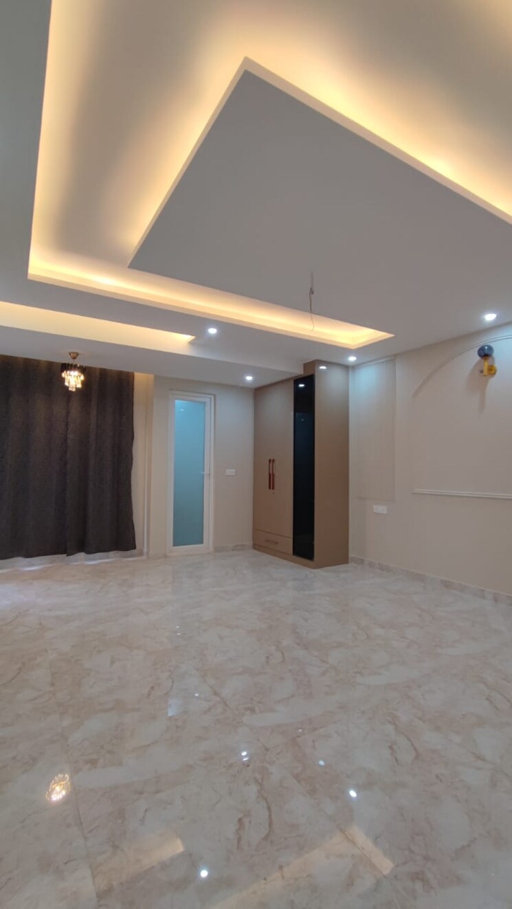 Room, sector 49 3 Bedroom 2115 Sq.Ft. Builder Floor In Sector 49 Faridabad 9046311