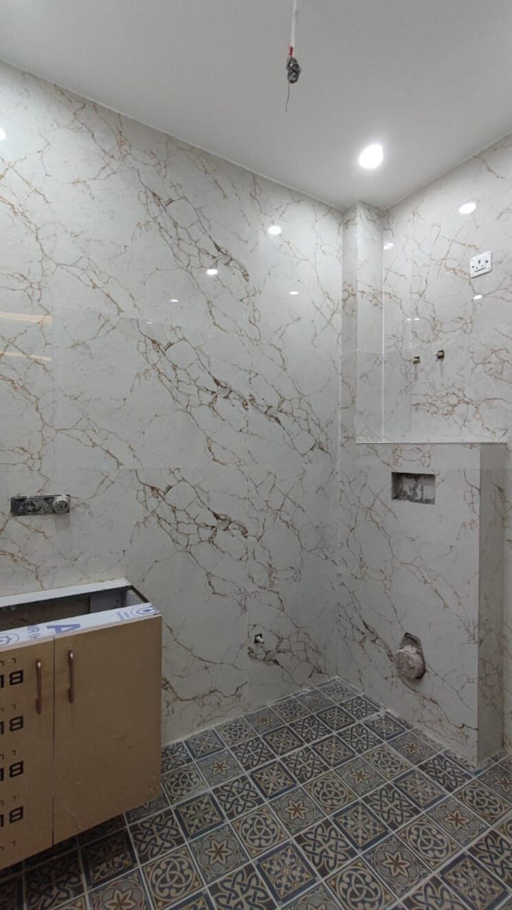 Bathroom, sector 49 3 Bedroom 2115 Sq.Ft. Builder Floor In Sector 49 Faridabad 9046311