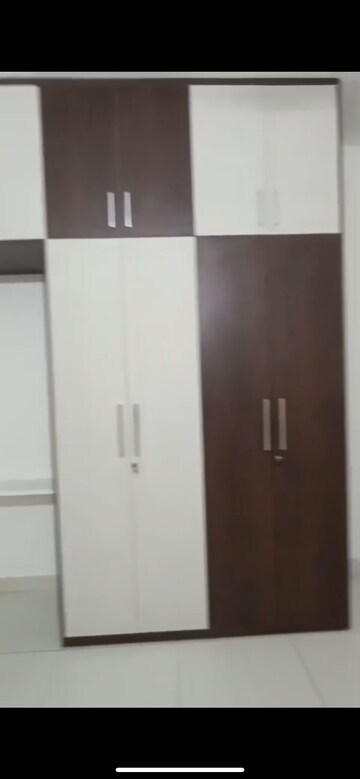 Room in 3 BHK Apartment at Prestige Finsbury Park Hyde, Bagaluru – for Rent