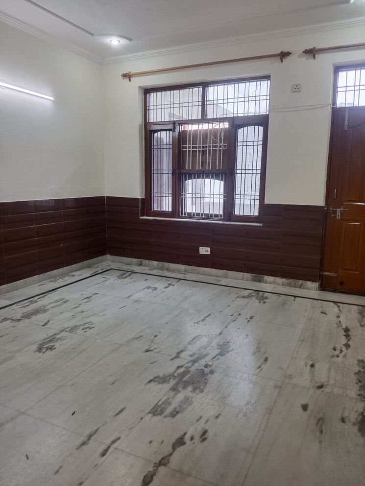 Room, sector 21c 3 Bedroom 2250 Sq.Ft. Builder Floor In Sector 21c Faridabad 9046370