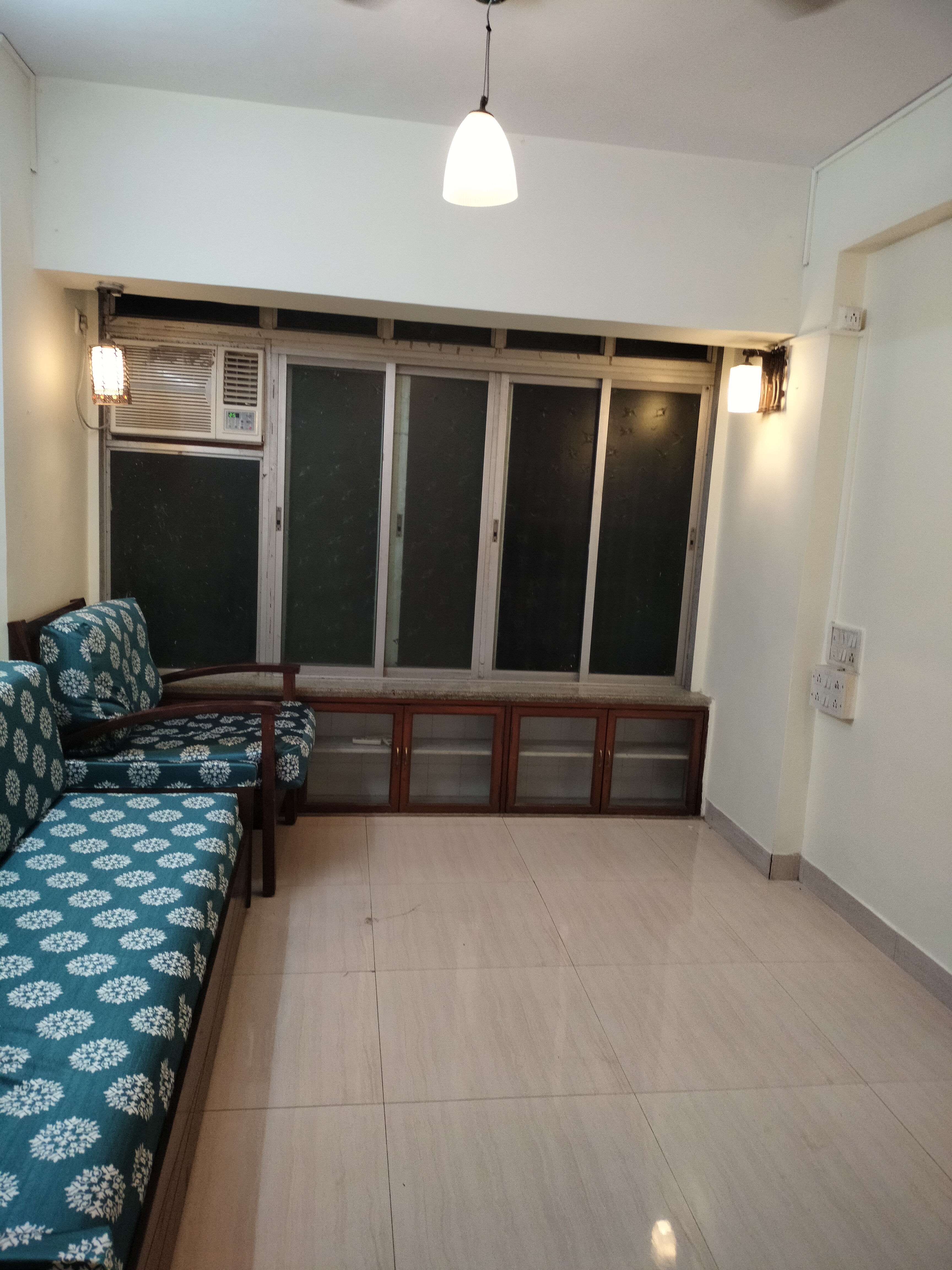 1.5 BHK + Pooja Room 700 Sq.Ft. Apartment in Kohinoor Tower Dadar