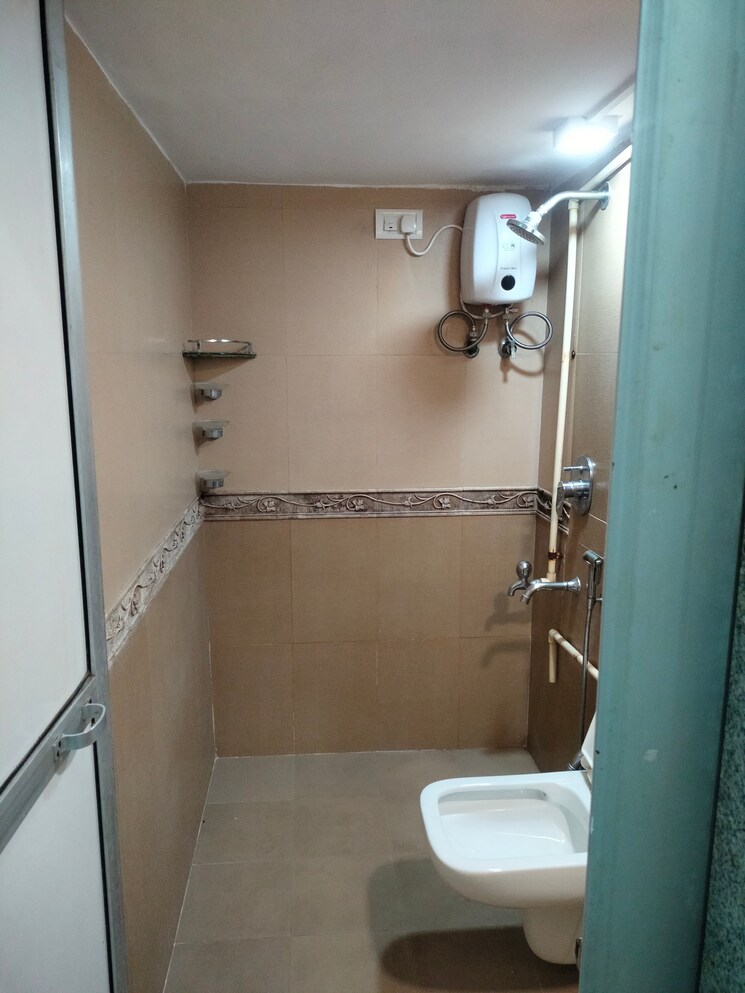 Bathroom, kohinoor-tower-dadar 1.5 Bedroom 700 Sq.Ft. Apartment In Dadar West Mumbai 9046474