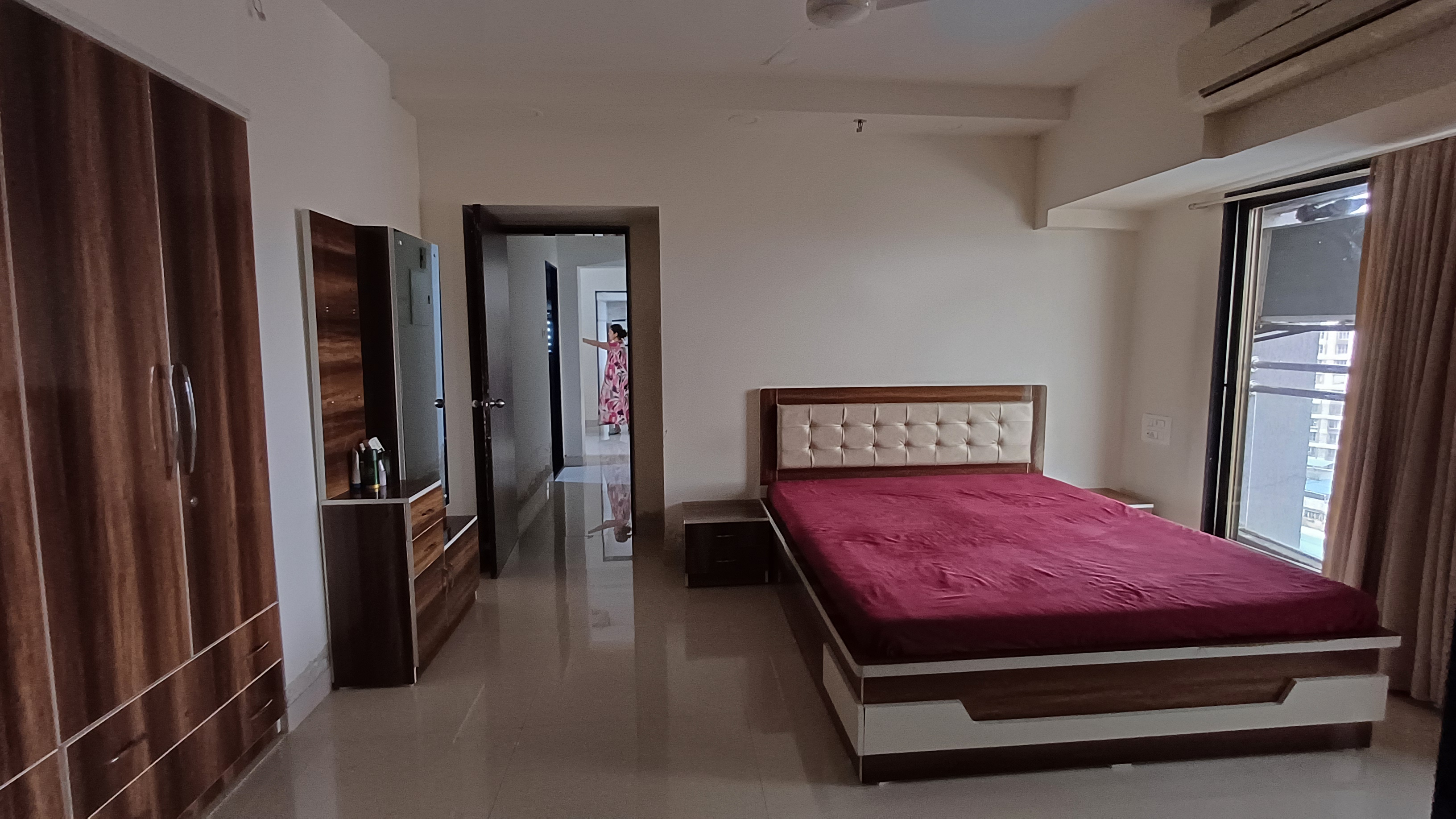 2 BHK + Extra Room Apartment For Rent in Sheth Avalon