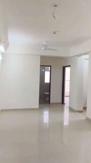 Room in 3 BHK Apartment at Amrapali Crystal Homes, Sector 76 – for Rent