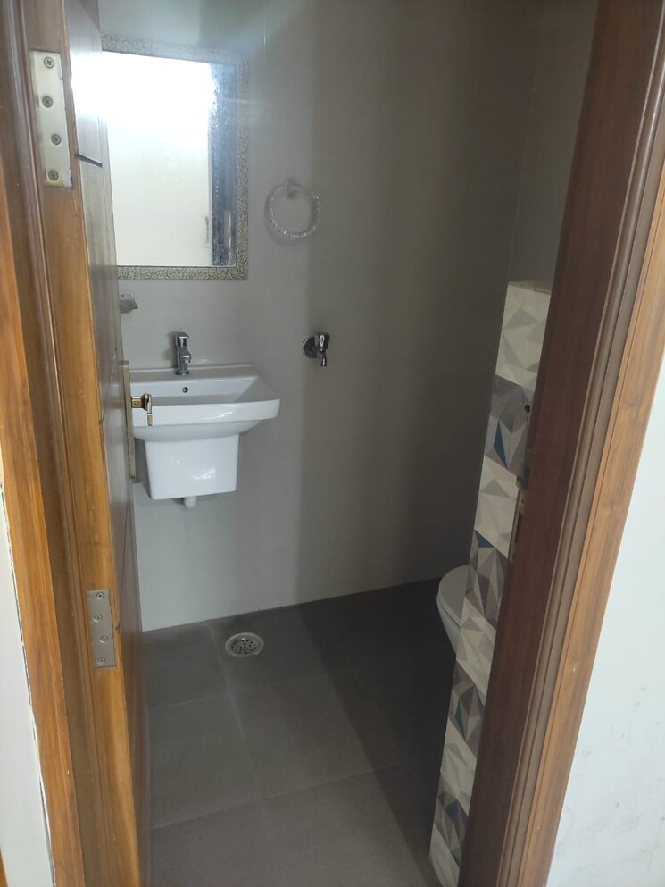 Bathroom, sector 21d 3 Bedroom 250 Sq.Yd. Builder Floor In Sector 21d Faridabad 9046538
