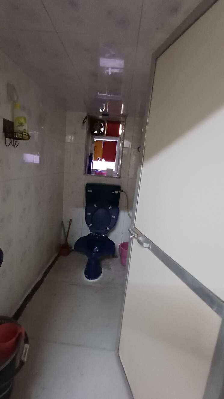 Attached Bathroom, sumer-castle 2 Bedroom 950 Sq.Ft. Apartment In Uthalsar Thane 9046544