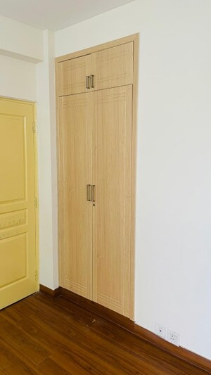 Furnished Amenities in 3 BHK Apartment at BPTP The Resort, Sector 75 – for Sale