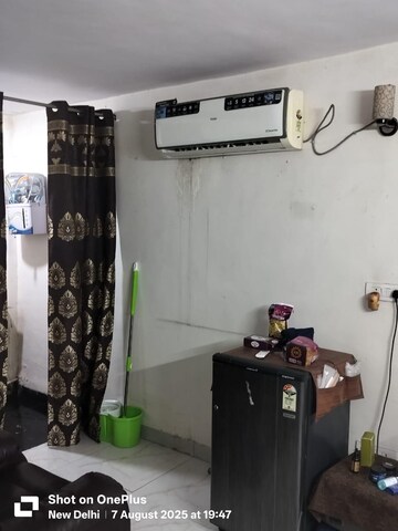 Team Area in 1 RK Builder Floor at Lajpat Nagar – for Rent