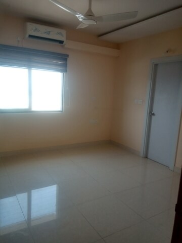 Room in 4 BHK Apartment at Prestige High Fields, Gachibowli – for Rent