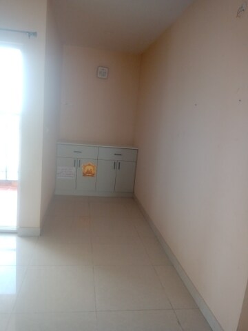 Room in 4 BHK Apartment at Prestige High Fields, Gachibowli – for Rent