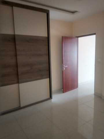 Room in 4 BHK Apartment at Prestige High Fields, Gachibowli – for Rent