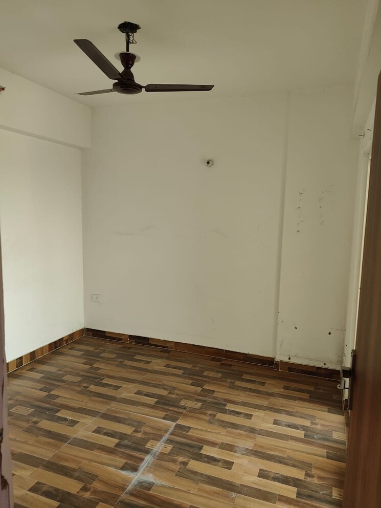 Room, migsun-roof 3 Bedroom 995 Sq.Ft. Apartment In Raj Nagar Extension Ghaziabad 9046644