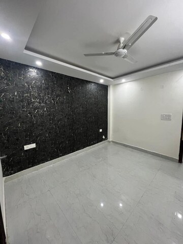 Room in 2 BHK Builder Floor at Saket – for Rent