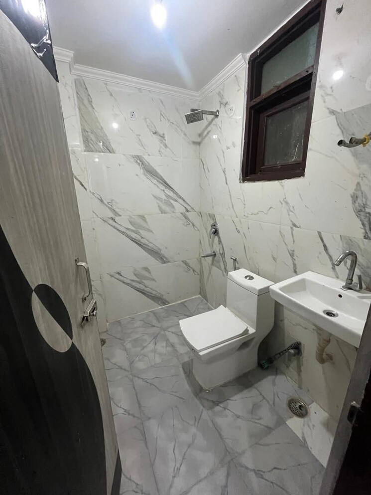 Bathroom, saket 2 Bedroom 900 Sq.Ft. Builder Floor In Saket Delhi 9046629