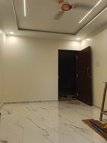 Room in 1 BHK Apartment at Kanak Heights Geeta Bhavan CHS, Malad East – for Rent
