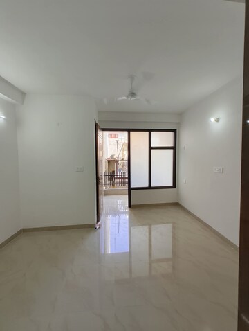 Room in 1 BHK Builder Floor at Saket – for Rent