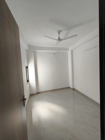 Room in 1 BHK Builder Floor at Saket – for Rent