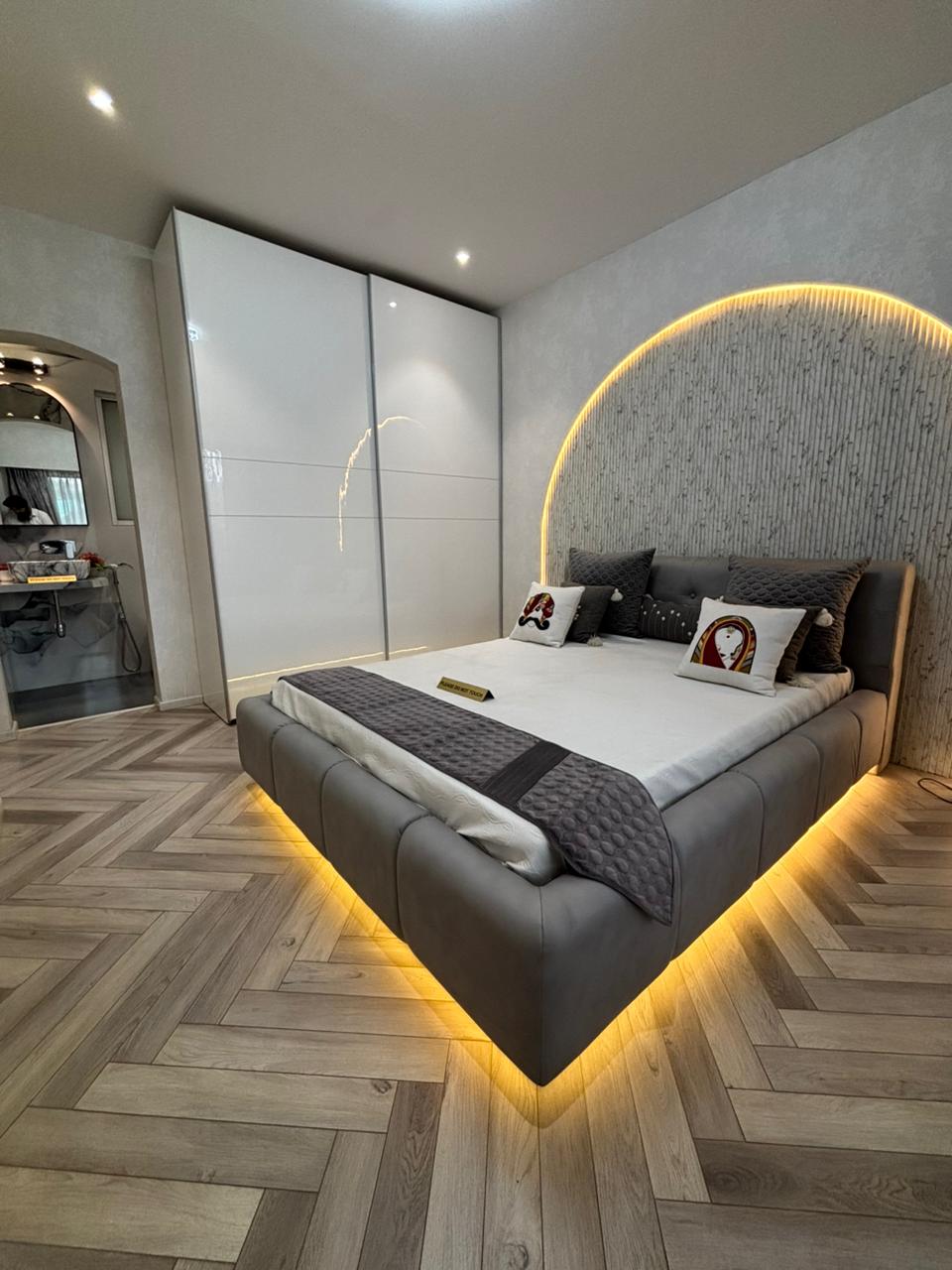 2 BHK + Pooja Room Apartment For Rent in L&T Crescent Bay T2