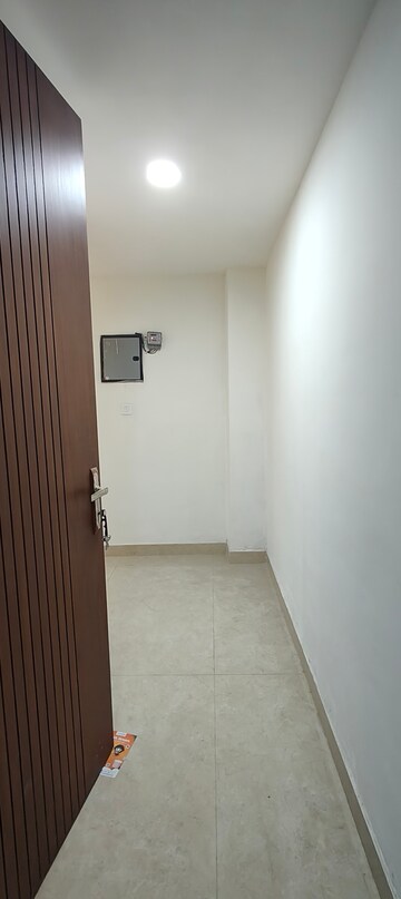 Room in 3 BHK Builder Floor at Chattarpur – for Rent