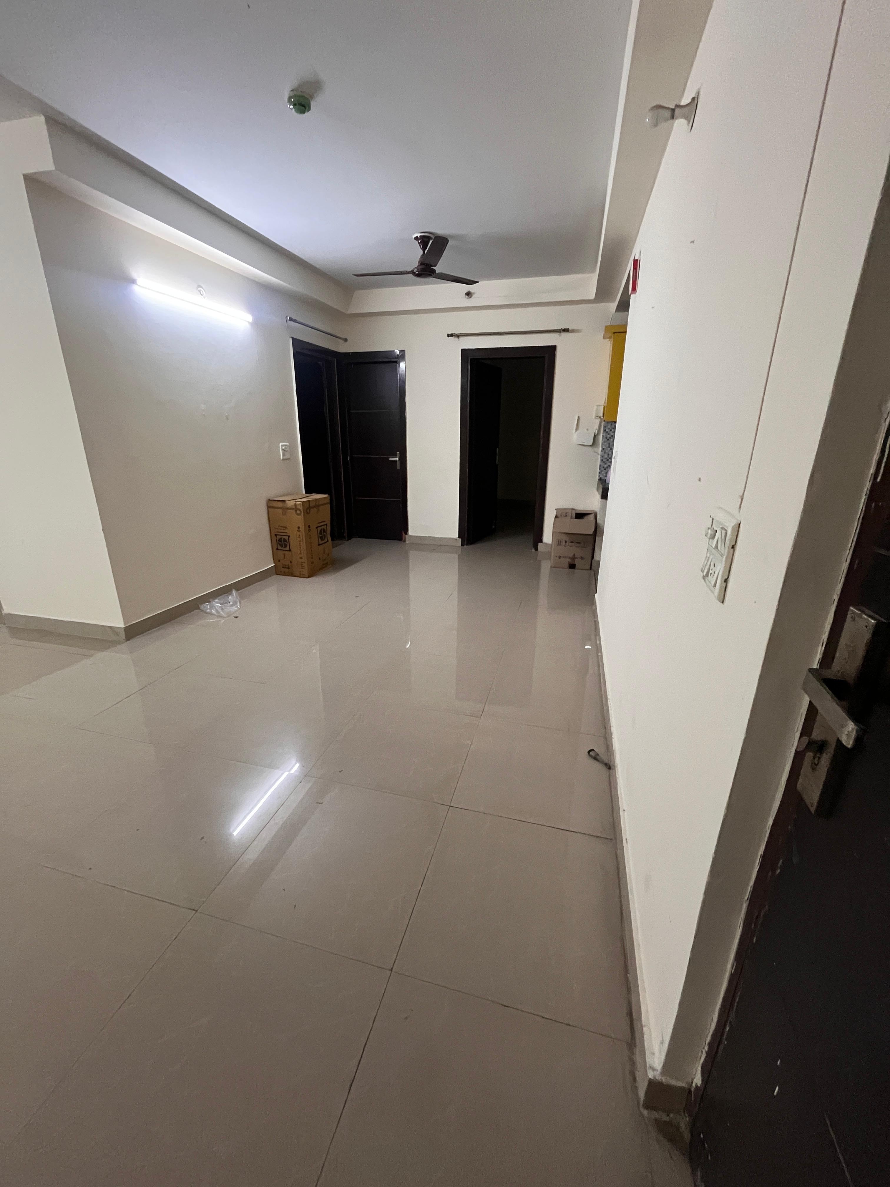 3 BHK + Servant Room Apartment For Rent in Sunworld Arista