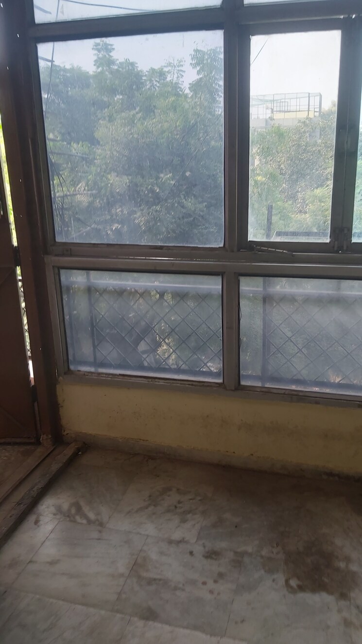 Room, mayur vihar 2.5 Bedroom 450 Sq.Ft. Builder Floor In Mayur Vihar Delhi 9046659