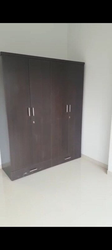 Room in 2 BHK Apartment at Nikita Apartments Vakola, Vakola – for Rent