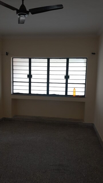 Room in 2 BHK Apartment at Bhosle Garden CHS, Hadapsar – for Rent