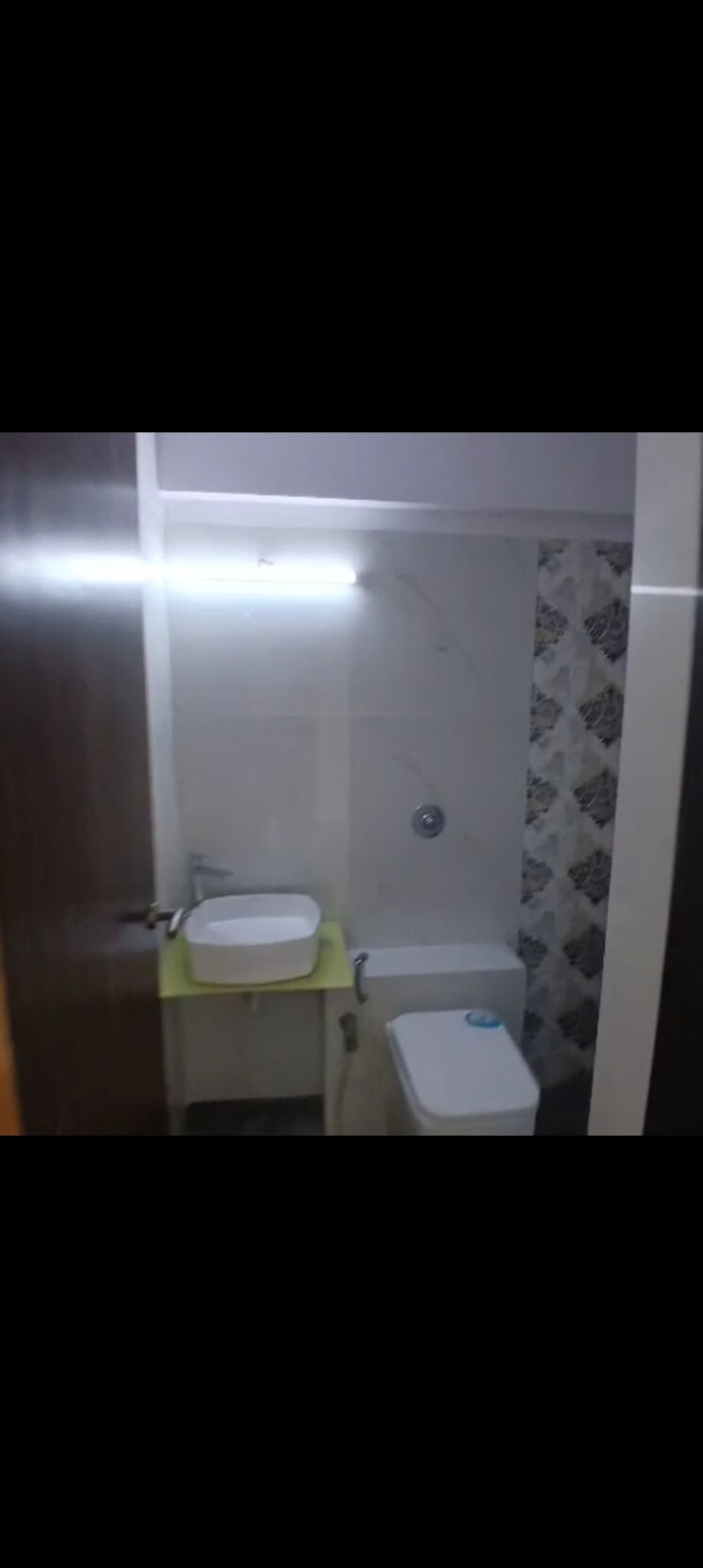Bathroom, crystal-stella 3 Bedroom 900 Sq.Ft. Apartment In Vakola Mumbai 9046685