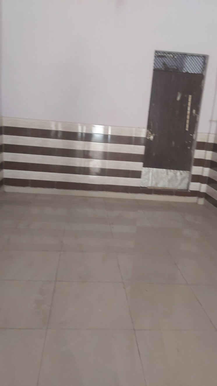 undefined, mayur vihar Commercial Office Space 750 Sq.Ft. In Mayur Vihar Delhi 9046704