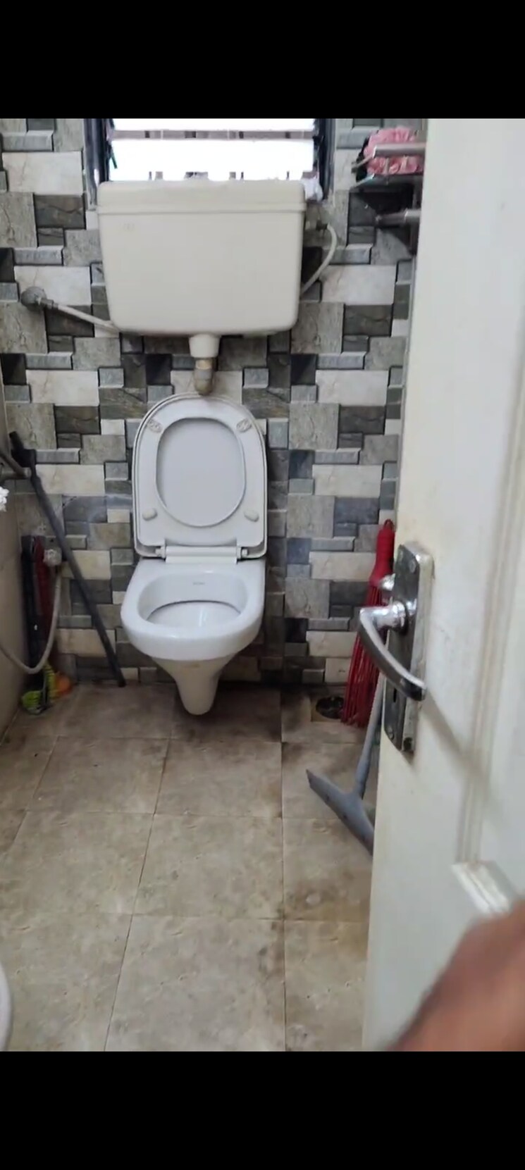 Bathroom, kanjurmarg east Pg For Boys In Kanjurmarg East 9046707