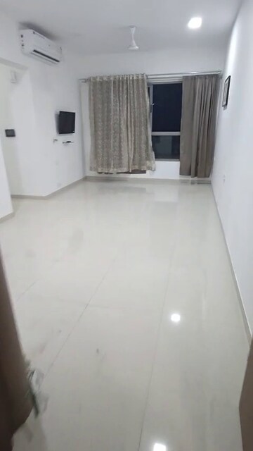 Room in 2 BHK Apartment at Kalpataru Immensa, Kolshet Road – for Rent