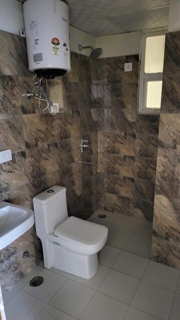 Master Bedroom in 3 BHK Apartment at Nimbus Express Park View, Chi V Greater Noida – for Sale