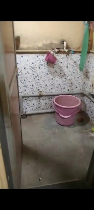 Bathroom in 1 BHK Villa at Kurla Kamgar Tower 1, Kurla East – for Rent