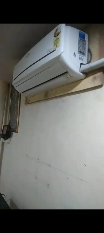 Room in 1 BHK Villa at Kurla Kamgar Tower 1, Kurla East – for Rent
