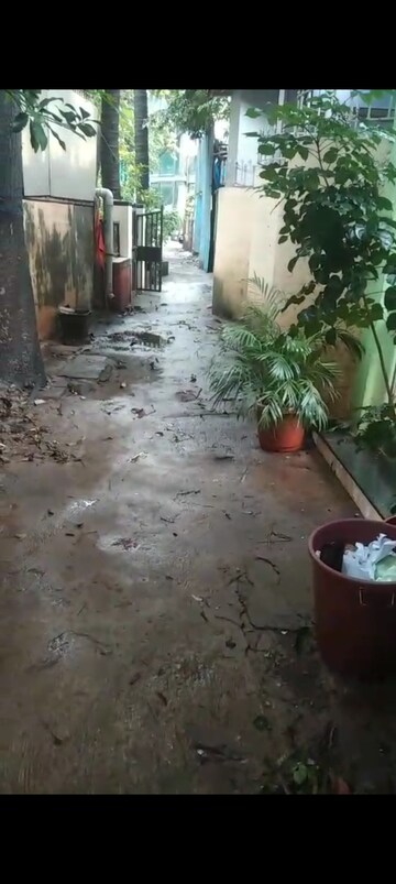 Parking in 1 BHK Villa at Kurla Kamgar Tower 1, Kurla East – for Rent