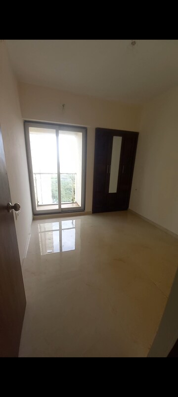 Bedroom in 2 BHK Apartment at Mahavir Square, Manpada – for Rent