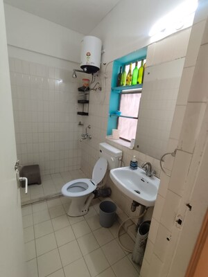 Bathroom in 3.5 BHK Penthouse at Unitech Palms, South City 1 – for Sale