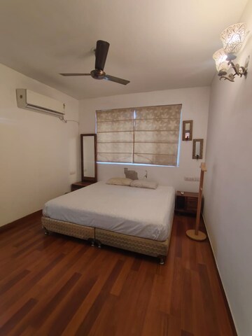 Bedroom in 2 BHK Apartment at The Retreat Gurgaon, Sector 41 – for Rent