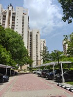 3.5 BHK + Servant Room 1650 Sq.Ft. Apartment in Unitech Palms