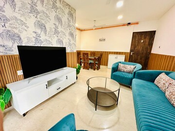 Team Area in 2 BHK Apartment at Platinum Life, Andheri West – for Rent