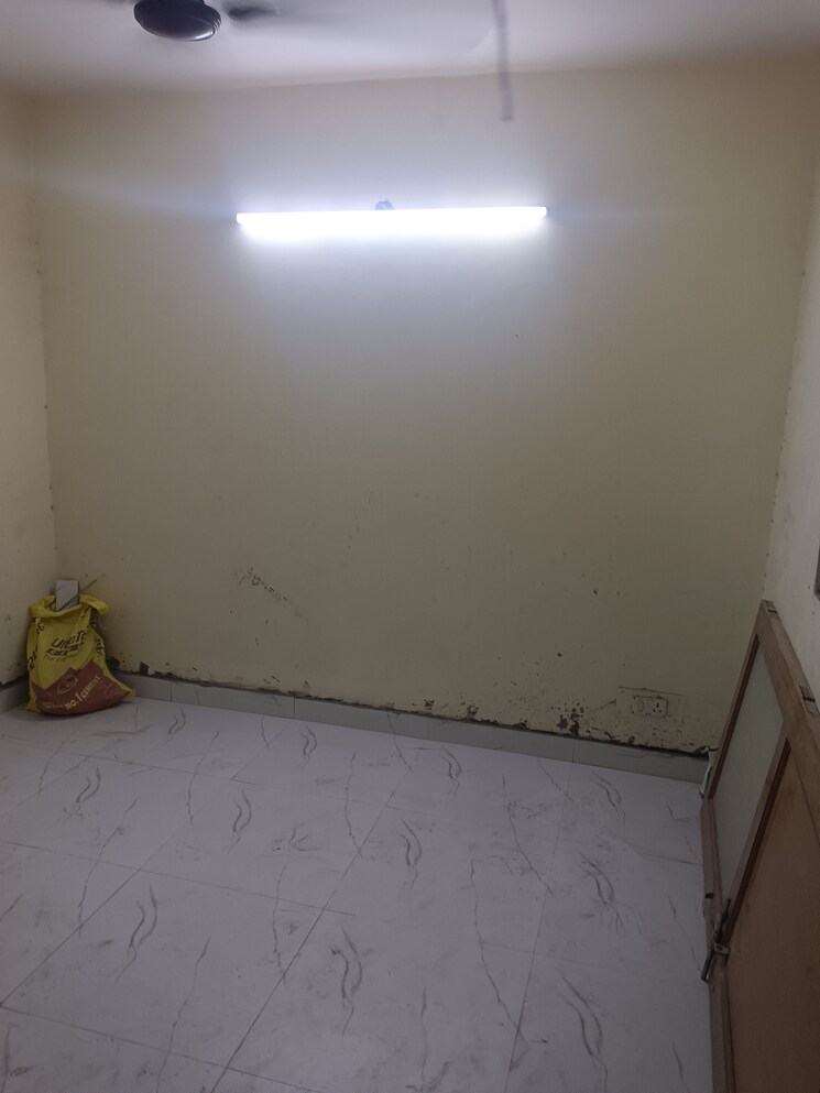 Room, jasola 2 Bedroom 400 Sq.Ft. Apartment In Jasola Delhi 9046861