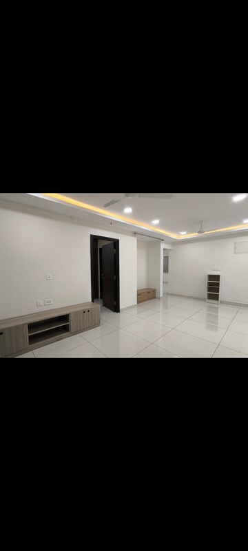 Room in 5 BHK Apartment at Sumadhura Acropolis, Gachibowli – for Rent