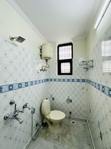 Bathroom in 2 BHK Builder Floor at Sector 46 – for Rent
