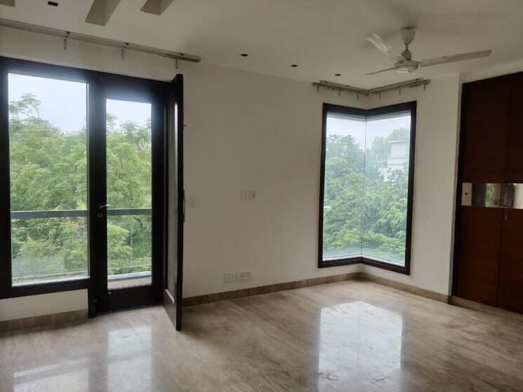 Room, anand niketan 4 Bedroom 400 Sq.Yd. Builder Floor In Anand Niketan Delhi 9046884