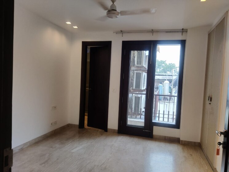 Room, anand niketan 4 Bedroom 400 Sq.Yd. Builder Floor In Anand Niketan Delhi 9046884
