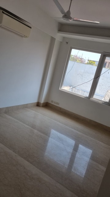 Room in 4 BHK Builder Floor at Boutique Residential Apartments A1 313, Safdarjung Enclave – for Rent