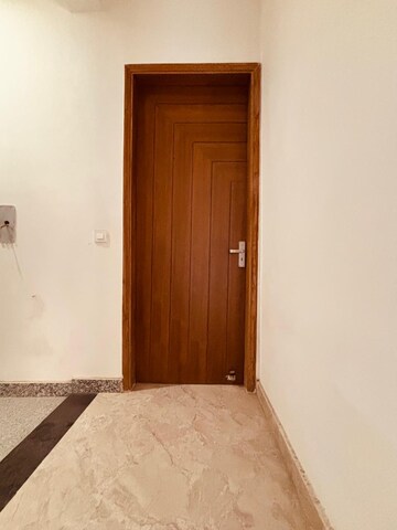 Room in Studio Builder Floor at Sector 46 – for Rent